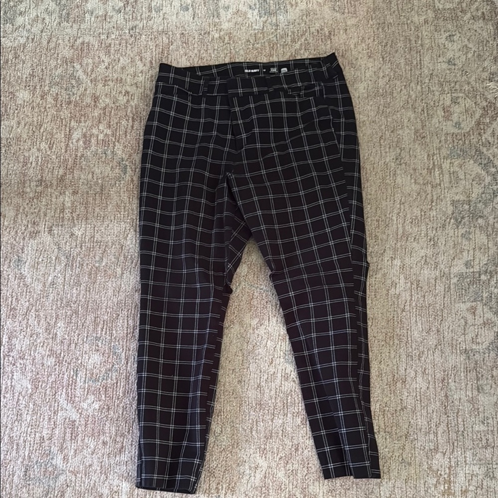 Old Navy Black and White Dress Pants with Windowpane Check